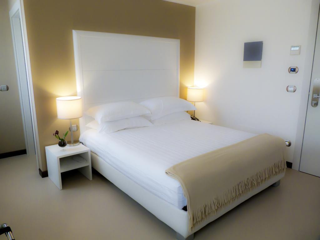 Superior Double or Twin Room Sea View