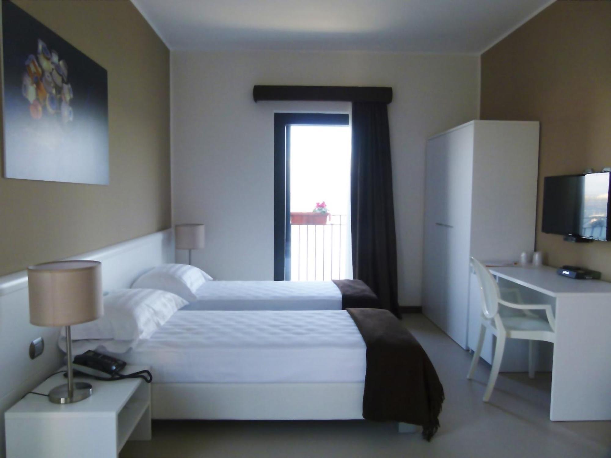 Superior Double or Twin Room Sea View,691128429:JPEG